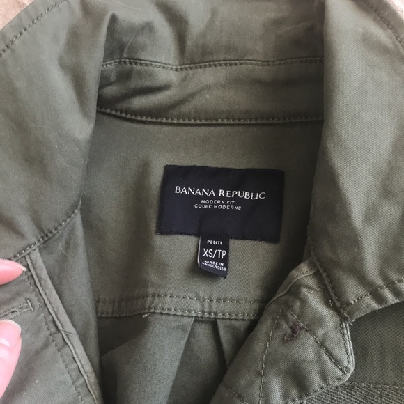 LIKE NEW Banana Republic Utility jacket - Picture 3 of 6